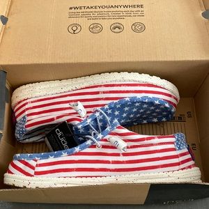 Men’s Hey Dudes - new in box